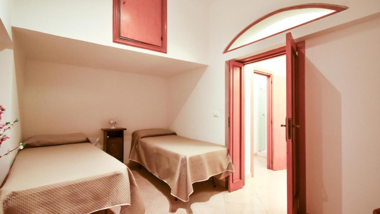 Da Pasqualina By Typney Apartment Ostuni Bagian luar foto